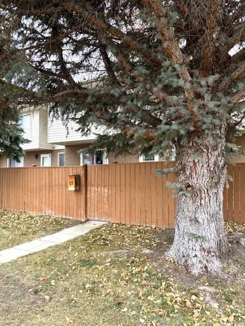 Third View of 33, 1915 18 Avenue N, Winston Churchill, Lethbridge, Alberta, T1H 4V6
