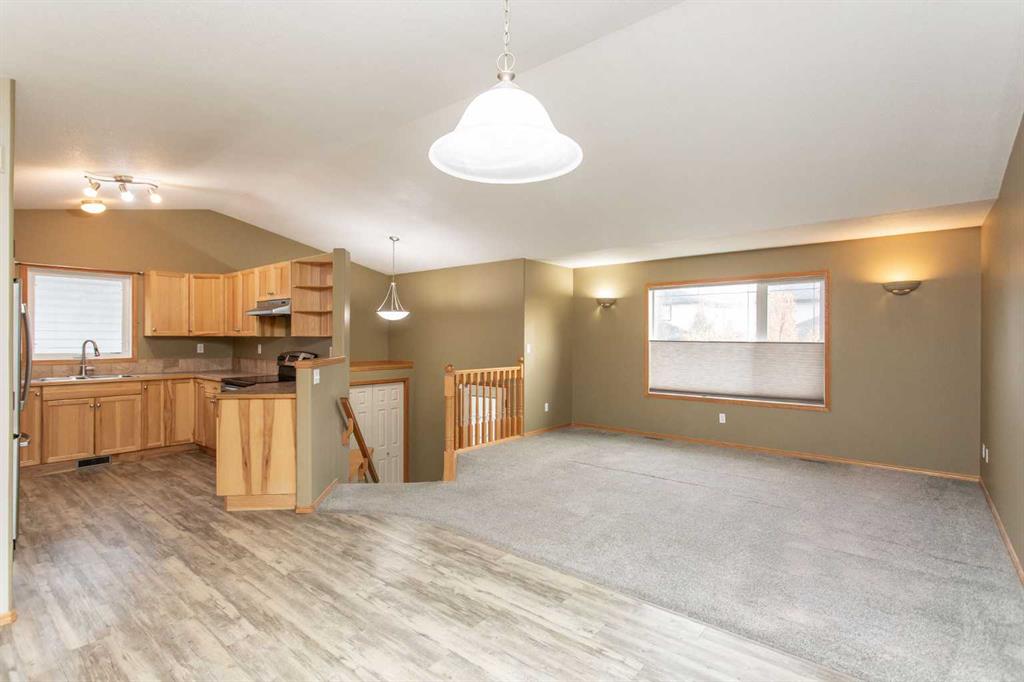 Third View of 24 Lanterman Close , Lonsdale, Red Deer, Alberta, T4R3K3