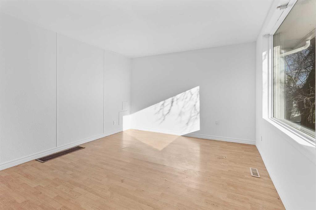 Fourth View of 2139 5 Avenue N, Westminster, Lethbridge, Alberta, T1J 0N5