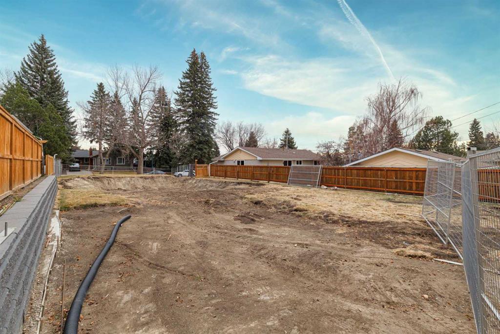 Third View of 4215 Chippewa Road NW, Charleswood, Calgary, Alberta, T2L 1A1