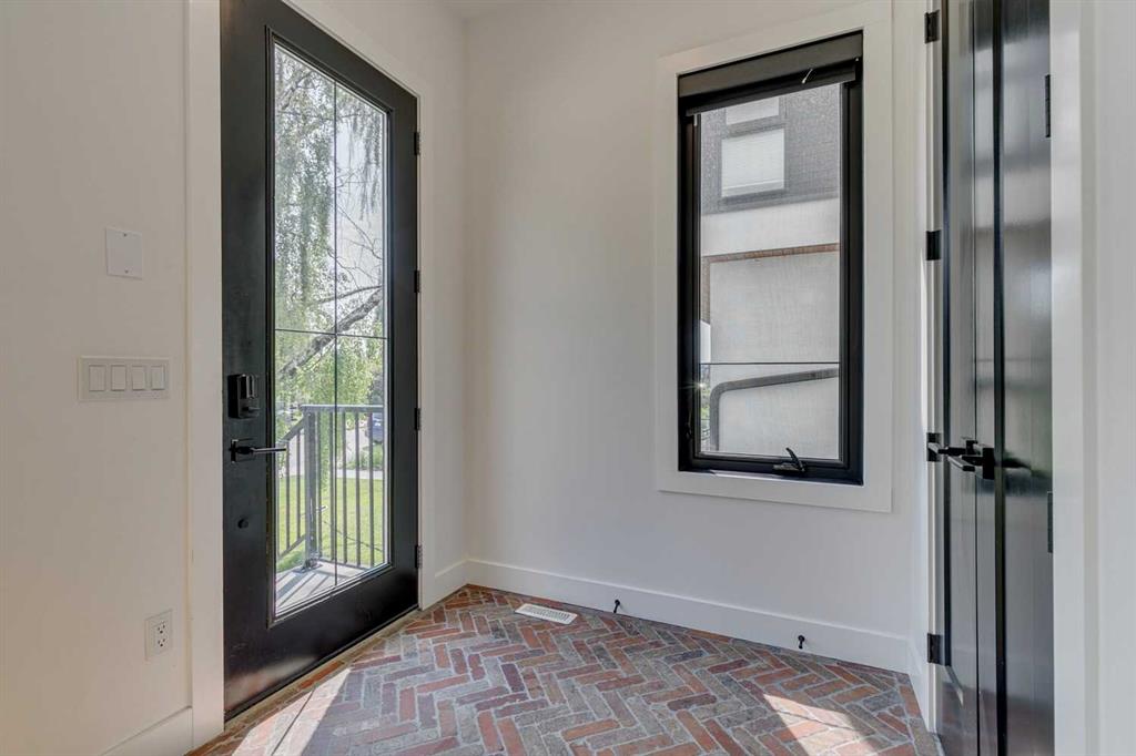 Third View of 2219 32 Street SW, Killarney/Glengarry, Calgary, Alberta, T3E 2R4