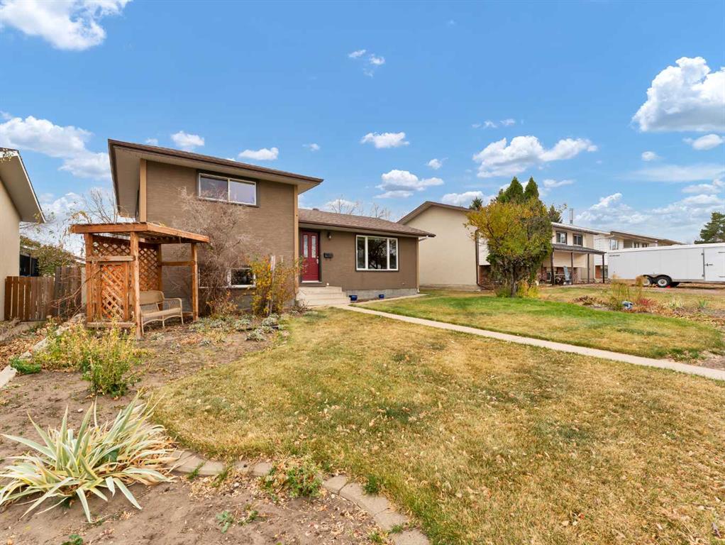 Third View of 1935 3 Avenue NE, Northeast Crescent Heights, Medicine Hat, Alberta, T1C 1C6