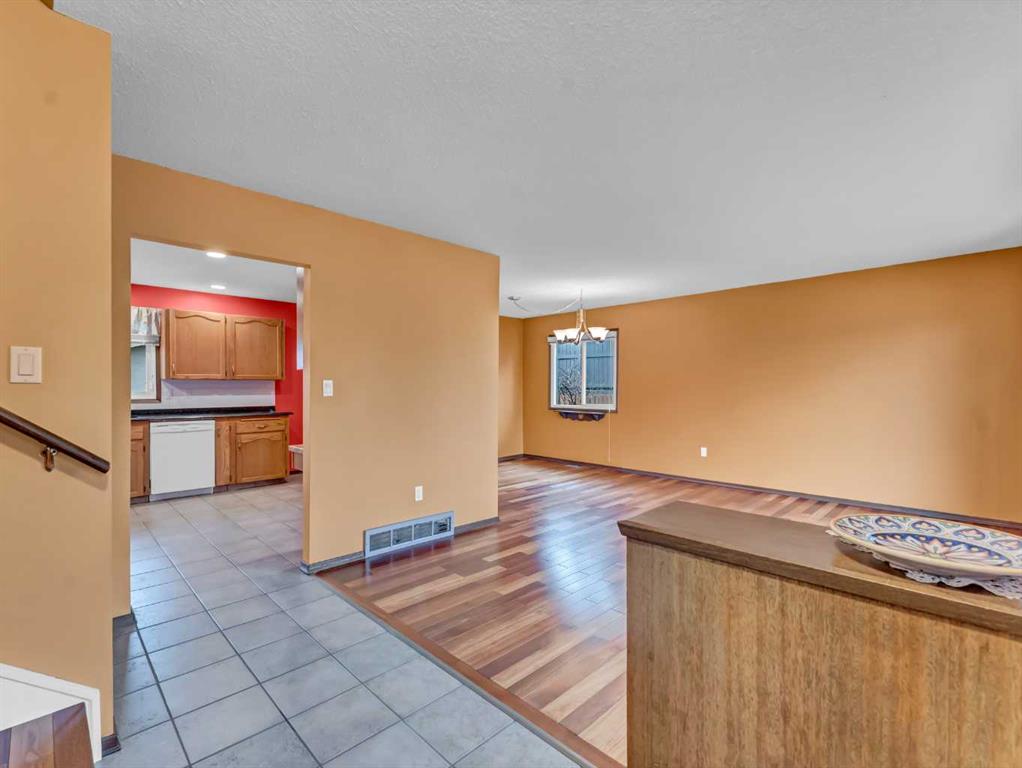 Fourth View of 1935 3 Avenue NE, Northeast Crescent Heights, Medicine Hat, Alberta, T1C 1C6