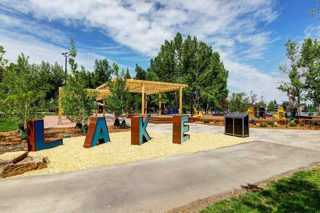 Fifth View of 164 Mckerrell Crescent SE, McKenzie Lake, Calgary, Alberta, T2Z 1M9