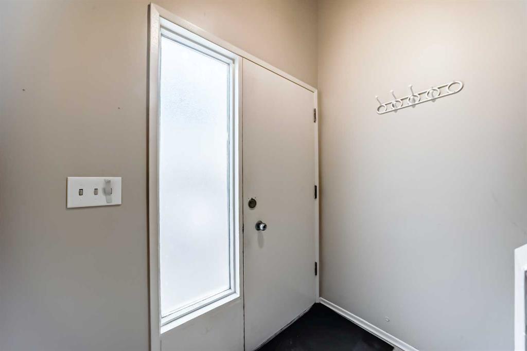 Third View of 16 Beaver Dam Place NE, Thorncliffe, Calgary, Alberta, T2K 4X3