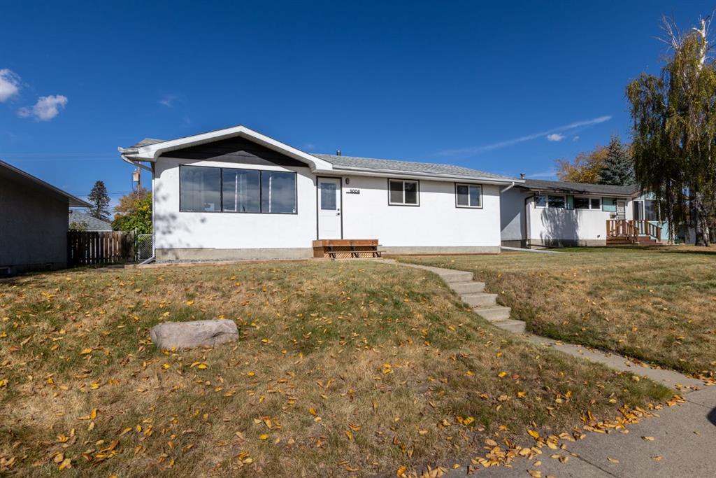 Third View of 5008 39 Street , Southeast Innisfail, Innisfail, Alberta, T4G 1H7