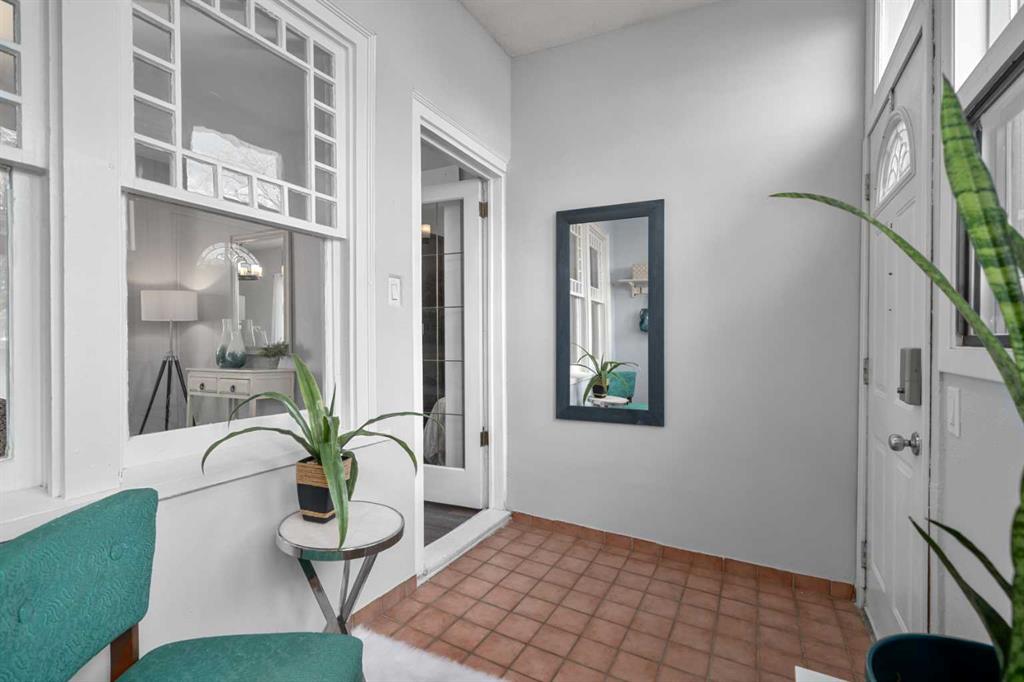 Fifth View of 207 31 Avenue NW, Tuxedo Park, Calgary, Alberta, T2M 2P3