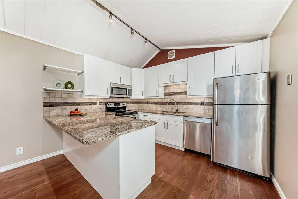 Third View of 2301, 3500 Varsity Drive NW, Varsity, Calgary, Alberta, T2L1Y3