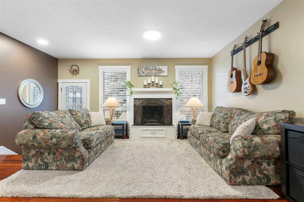 Fifth View of 431 Queensland Circle SE, Queensland, Calgary, Alberta, T2J 4P5