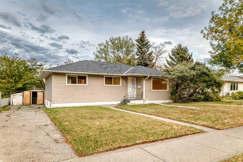 Second View of 5924 Centre Street NE, Thorncliffe, Calgary, Alberta, T2K0T6