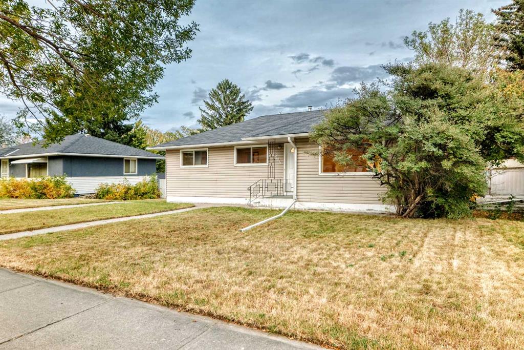 Third View of 5924 Centre Street NE, Thorncliffe, Calgary, Alberta, T2K0T6