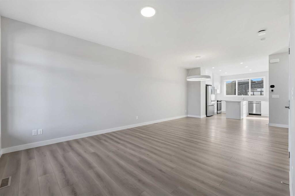 Fourth View of 7007 Rangeview Avenue SE, Rangeview, Calgary, Alberta, T3S 0P9