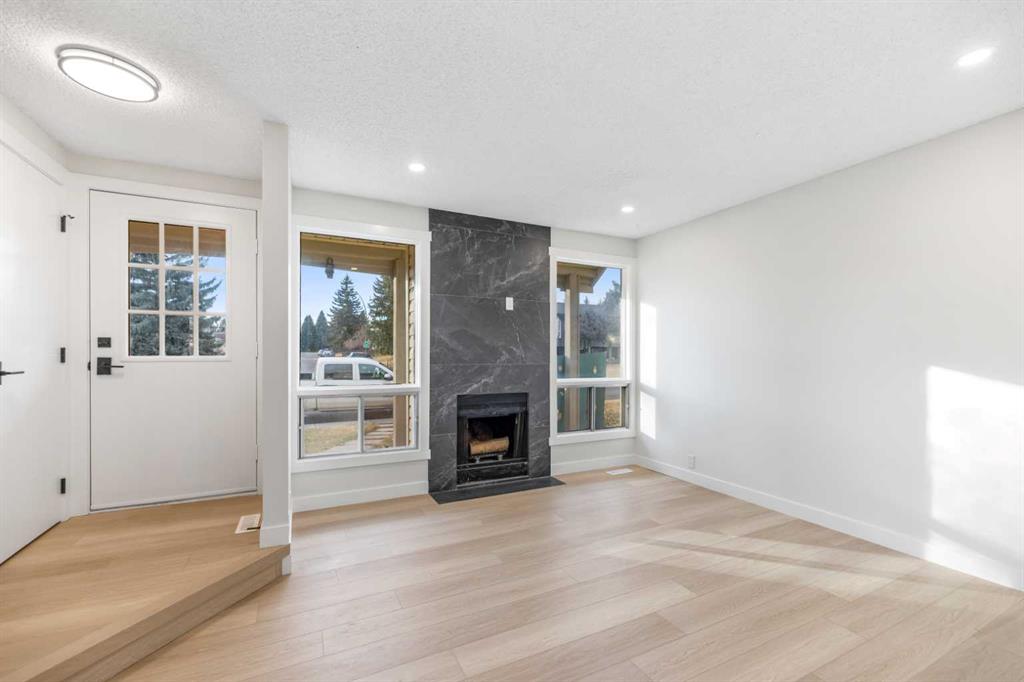 Third View of 14 woodhill Road SW, Woodlands, Calgary, Alberta, T2W3P2