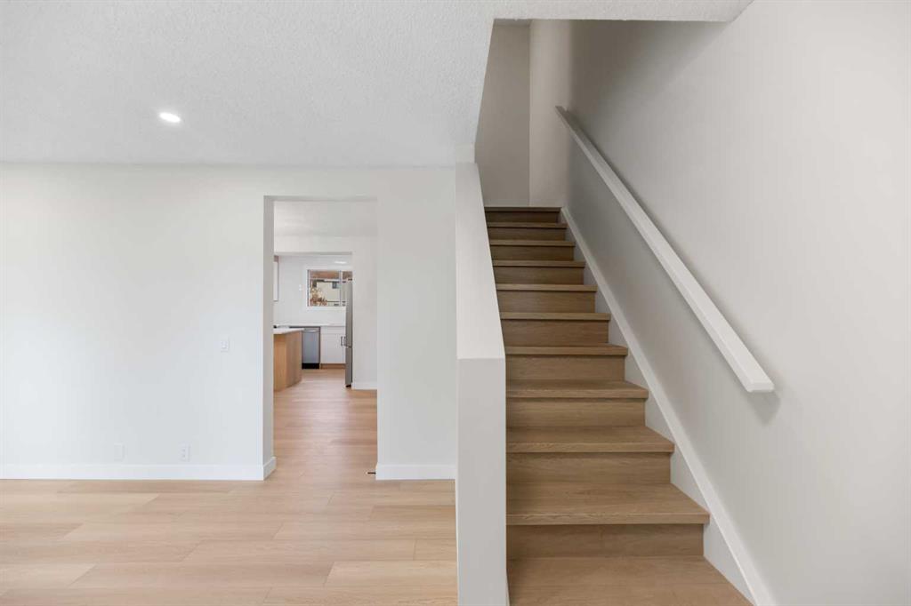 Fifth View of 14 woodhill Road SW, Woodlands, Calgary, Alberta, T2W3P2