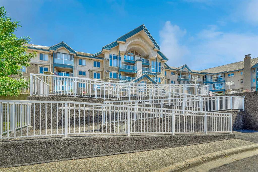 Fourth View of 204, 7239 Sierra Morena Boulevard SW, Signal Hill, Calgary, Alberta, T3H 3L7