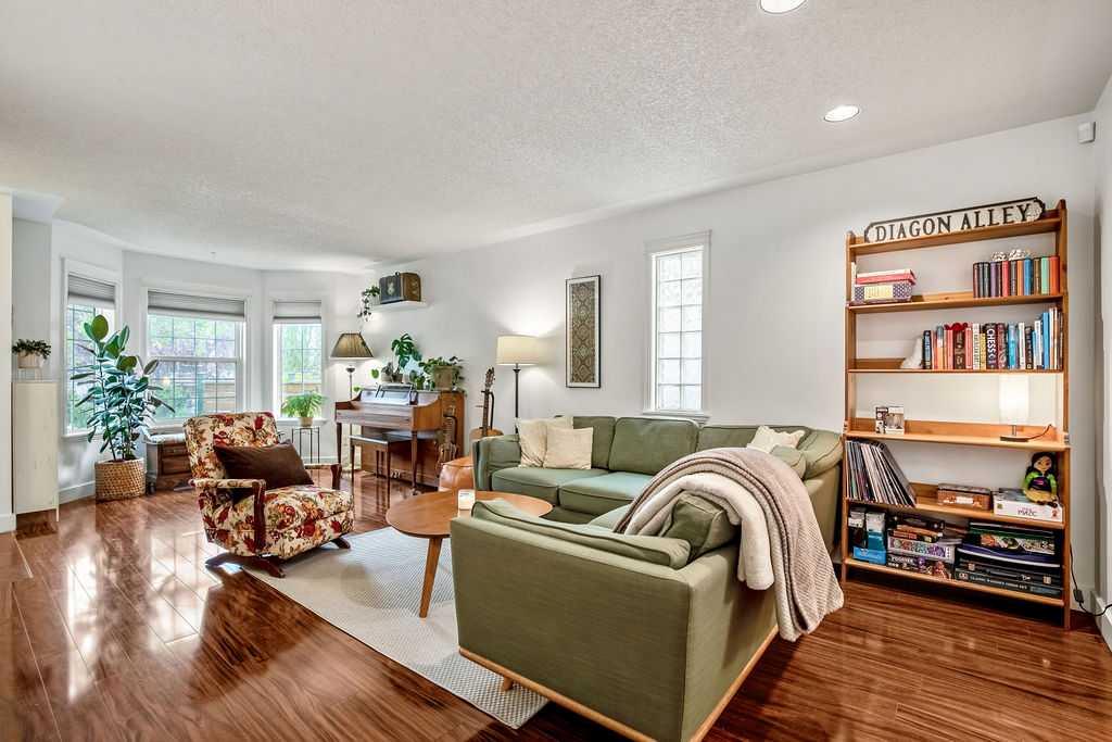 Fifth View of 1926/1928 32 Street SW, Killarney/Glengarry, Calgary, Alberta, T3E 2R1