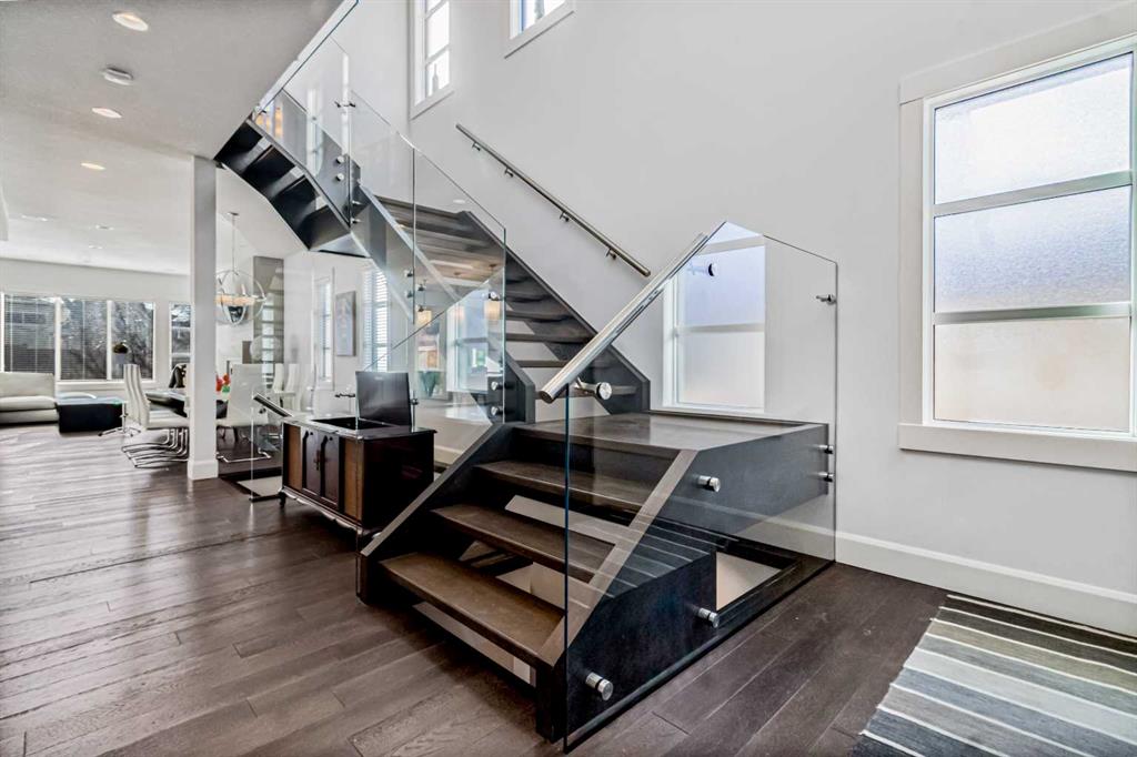 Fifth View of 405 29 Avenue NE, Winston Heights/Mountview, Calgary, Alberta, T2E 2C5