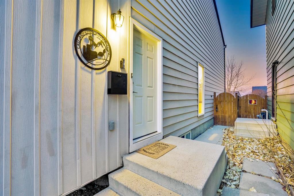 Third View of 1038 Berkley Drive NW, Beddington Heights, Calgary, Alberta, T3K 1A3