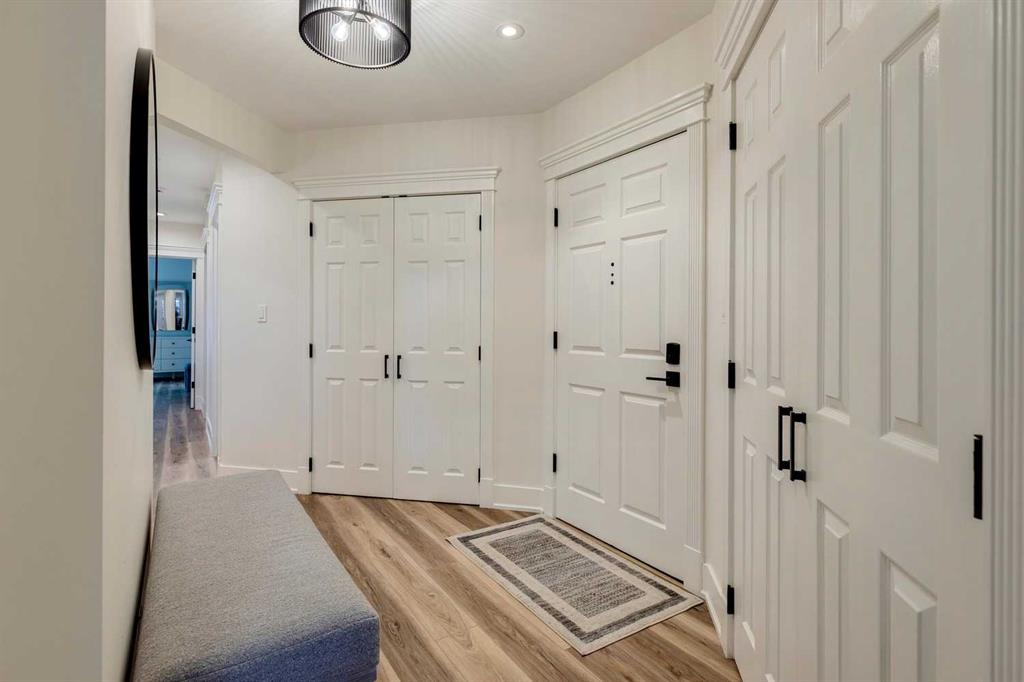 Fifth View of 8, 4907 8 Street SW, Britannia, Calgary, Alberta, T2S 2P1