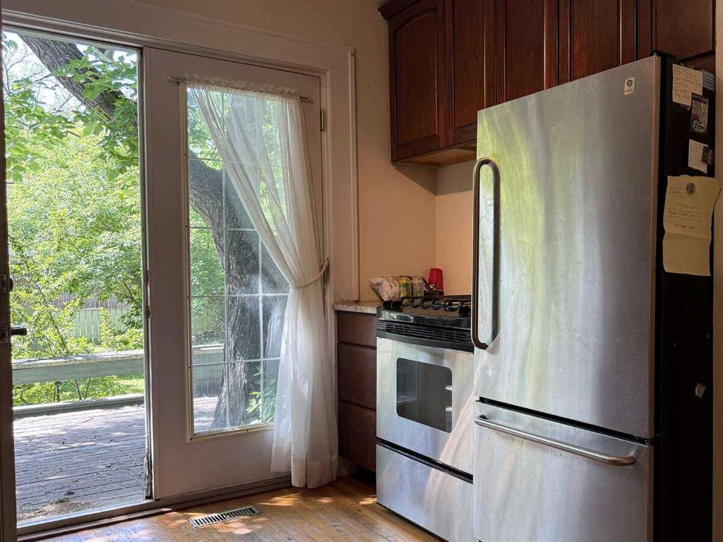 Fourth View of 133 10 Avenue NE, Crescent Heights, Calgary, Alberta, T2E 0W8