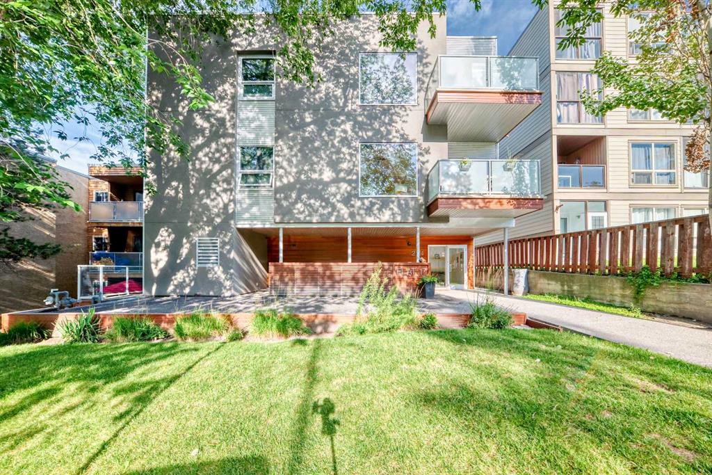 201, 2124 17 Street , A2270363, Alberta,