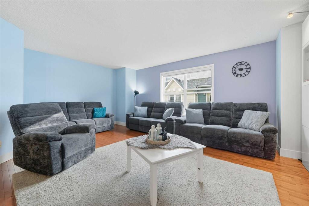 Fifth View of 215 Mckenzie Towne Gate SE, McKenzie Towne, Calgary, Alberta, T2Z 4G2