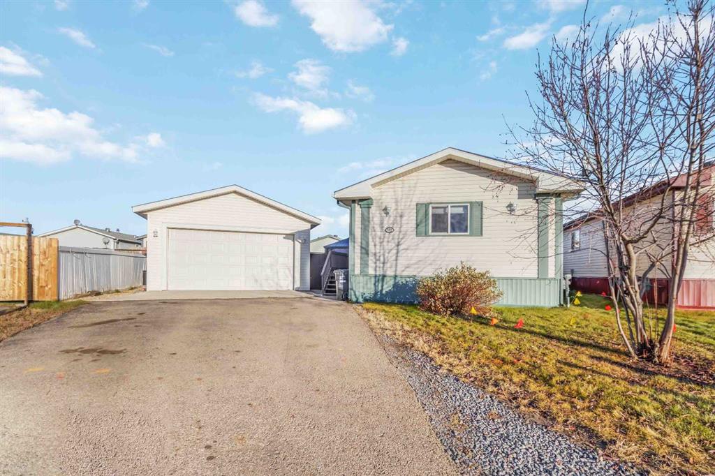 552 Mckinlay Crescent , A2270504, Alberta,
