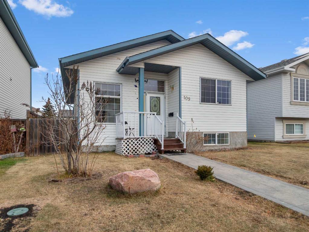 Second View of 109 Duckering Close , Devonshire, Red Deer, Alberta, T4R 2Z4