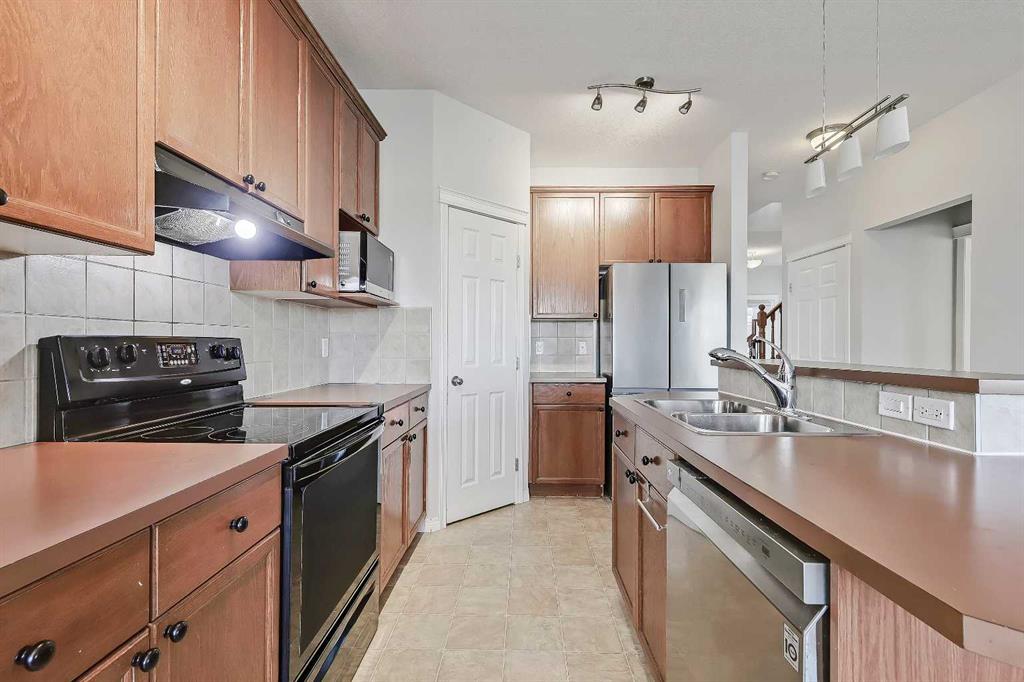 Fifth View of 102 Kincora Glen Mews NW, Kincora, Calgary, Alberta, T3R 0B6