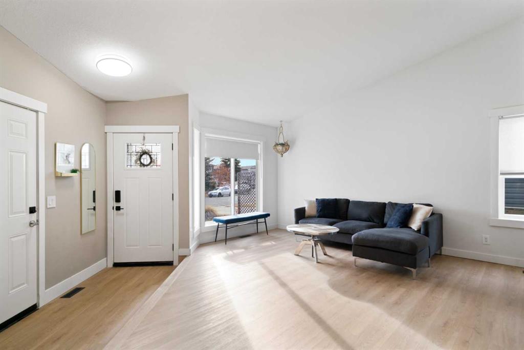 Fourth View of 53 Riverside Crescent SE, Riverbend, Calgary, Alberta, T2C3Y1