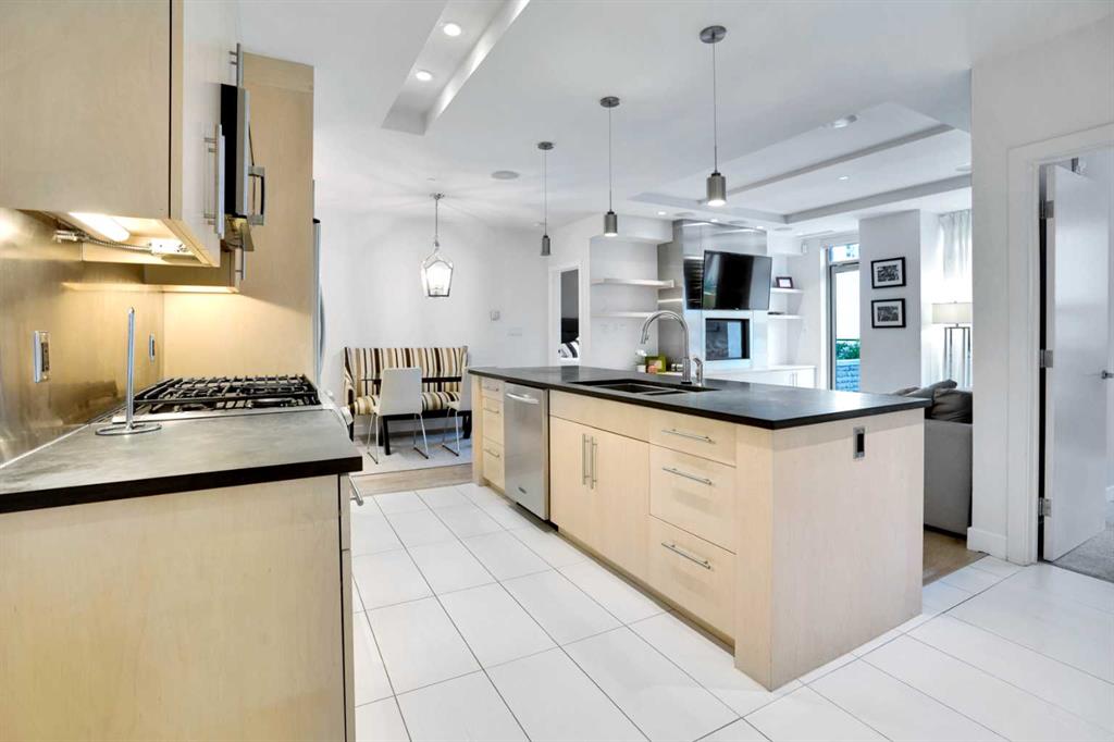 Fifth View of 205, 701 3 Avenue SW, Downtown Commercial Core, Calgary, Alberta, T2P 5R3