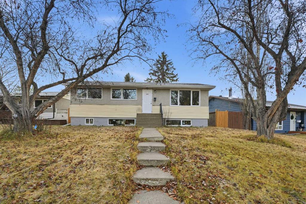 Third View of 5833 41 StreetCrescent , West Park, Red Deer, Alberta, T4N 1B5