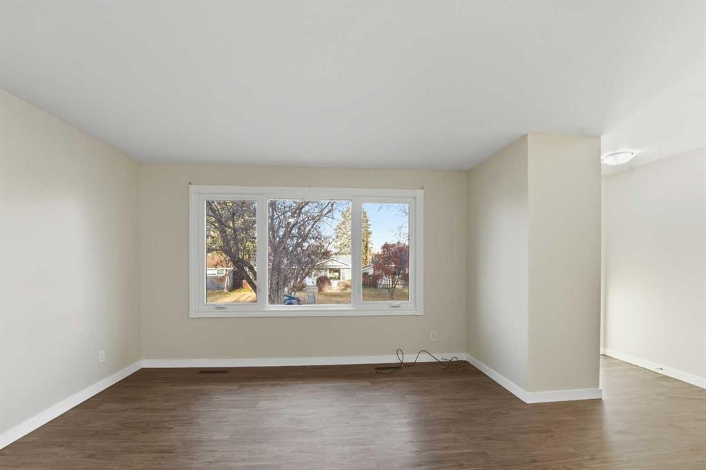 Fifth View of 5833 41 StreetCrescent , West Park, Red Deer, Alberta, T4N 1B5