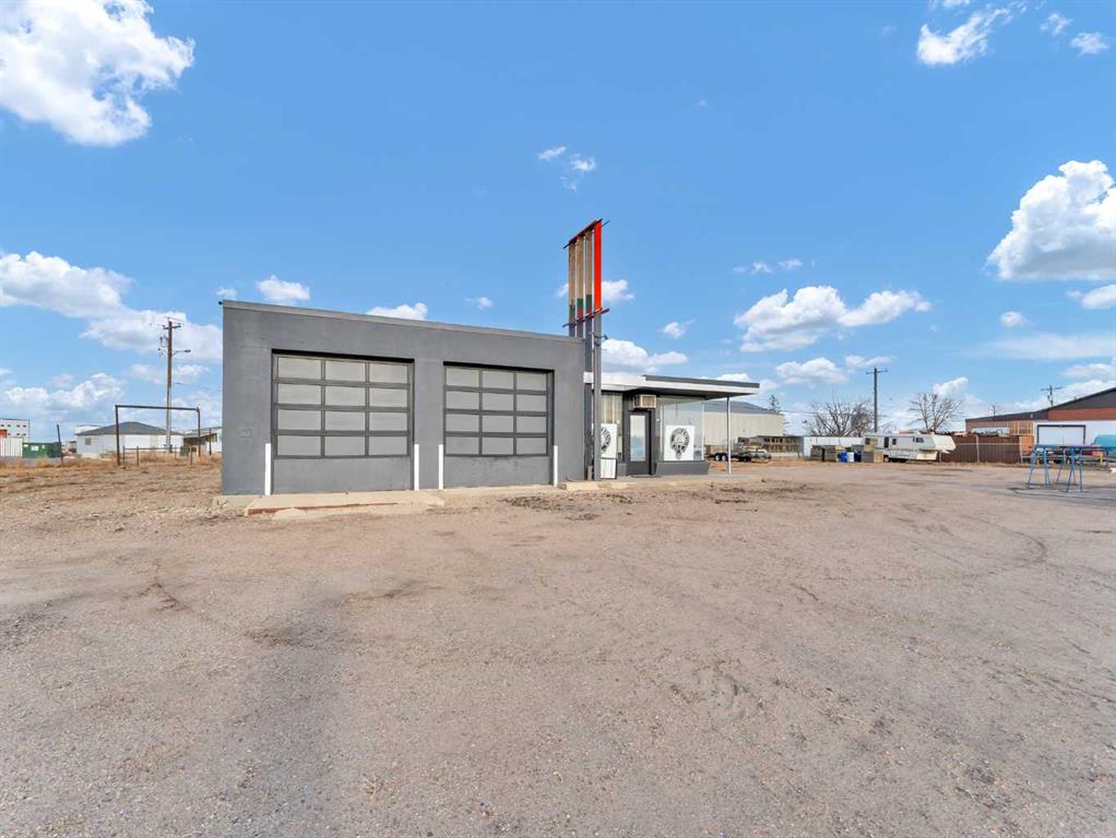 Third View of 802 & 806 Highway Avenue NE, NONE, Redcliff, Alberta, T0J 2P0