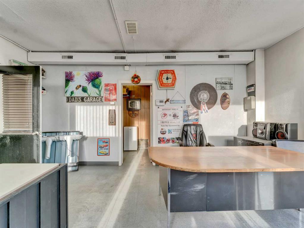 Fifth View of 802 & 806 Highway Avenue NE, NONE, Redcliff, Alberta, T0J 2P0