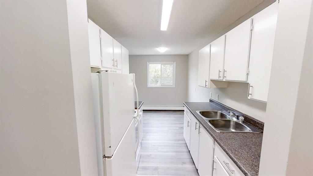 Third View of 15, 10028 105 Avenue , Avondale, Grande Prairie, Alberta, T8V1H1