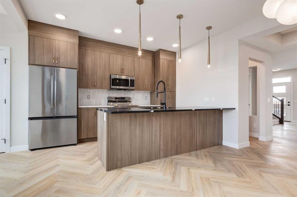 124 Heartwood Lane SE, A2270996, Alberta,