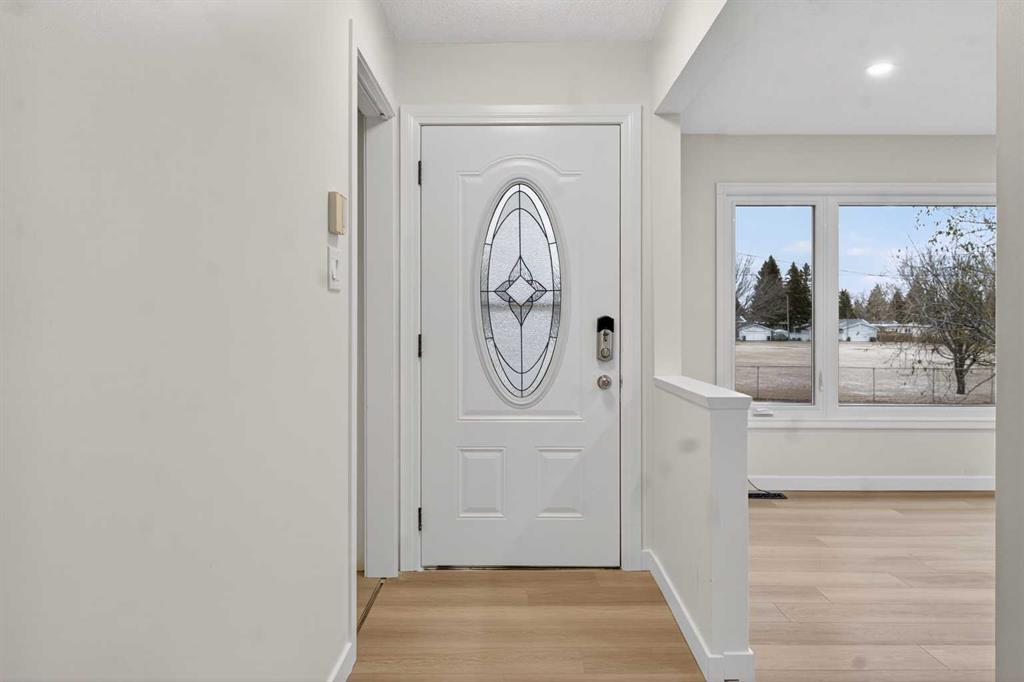 Fourth View of 4411 53 Street NW, Varsity, Calgary, Alberta, T3A 1V5