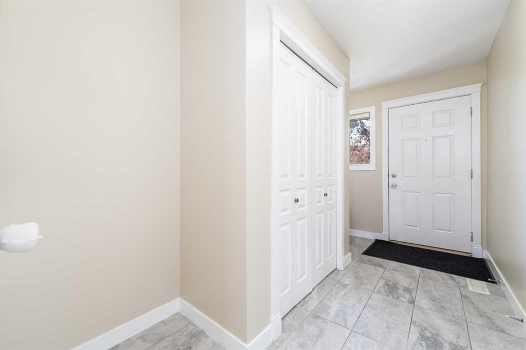 Third View of 220 Bayside Point SW, Bayside, Airdrie, Alberta, T4B 2X6