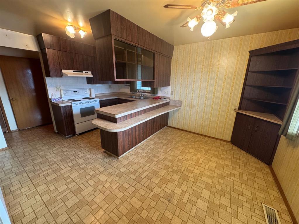 Third View of 2709 11A Avenue N, Park Meadows, Lethbridge, Alberta, T1H1N9