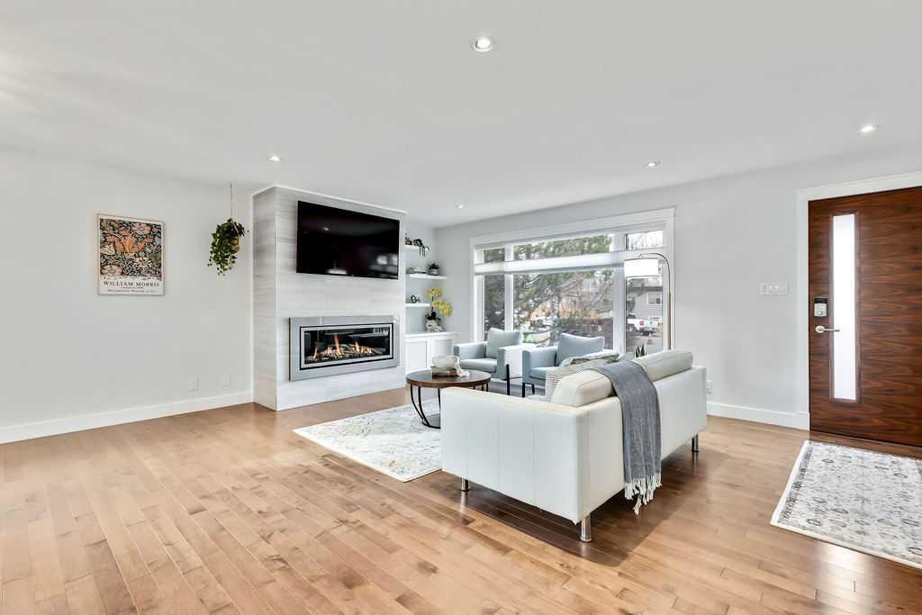 Fifth View of 100 Haysboro Crescent SW, Haysboro, Calgary, Alberta, T2V3G2