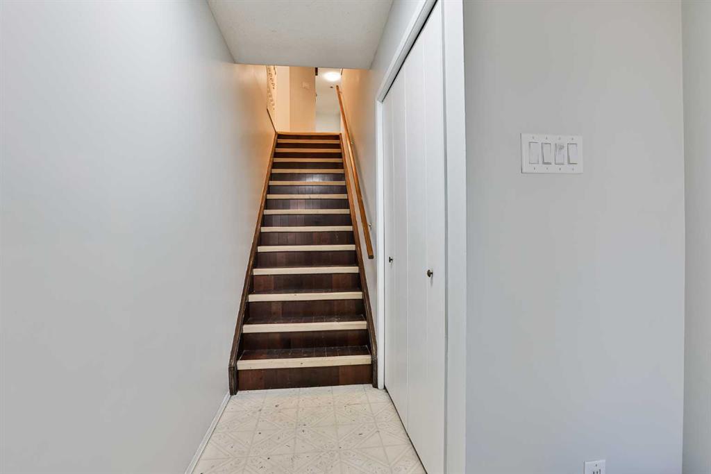 Third View of 1108 10 Avenue N, St Edwards, Lethbridge, Alberta, T1H 1K1