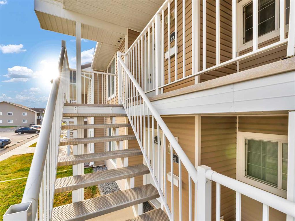 Fifth View of 29 Northlands Lane NE, Northeast Crescent Heights, Medicine Hat, Alberta, T1C 0A8