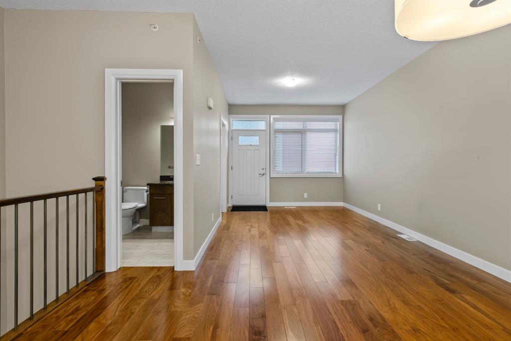 Fifth View of 402, 476 14 Street NW, Hillhurst, Calgary, Alberta, T2N 1Z7