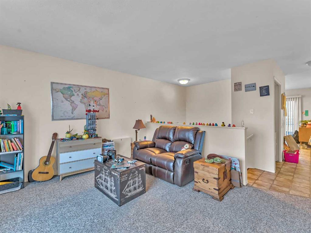 Fifth View of 933 & 935 1 Street SW, SW Hill, Medicine Hat, Alberta, T1A 3Z5