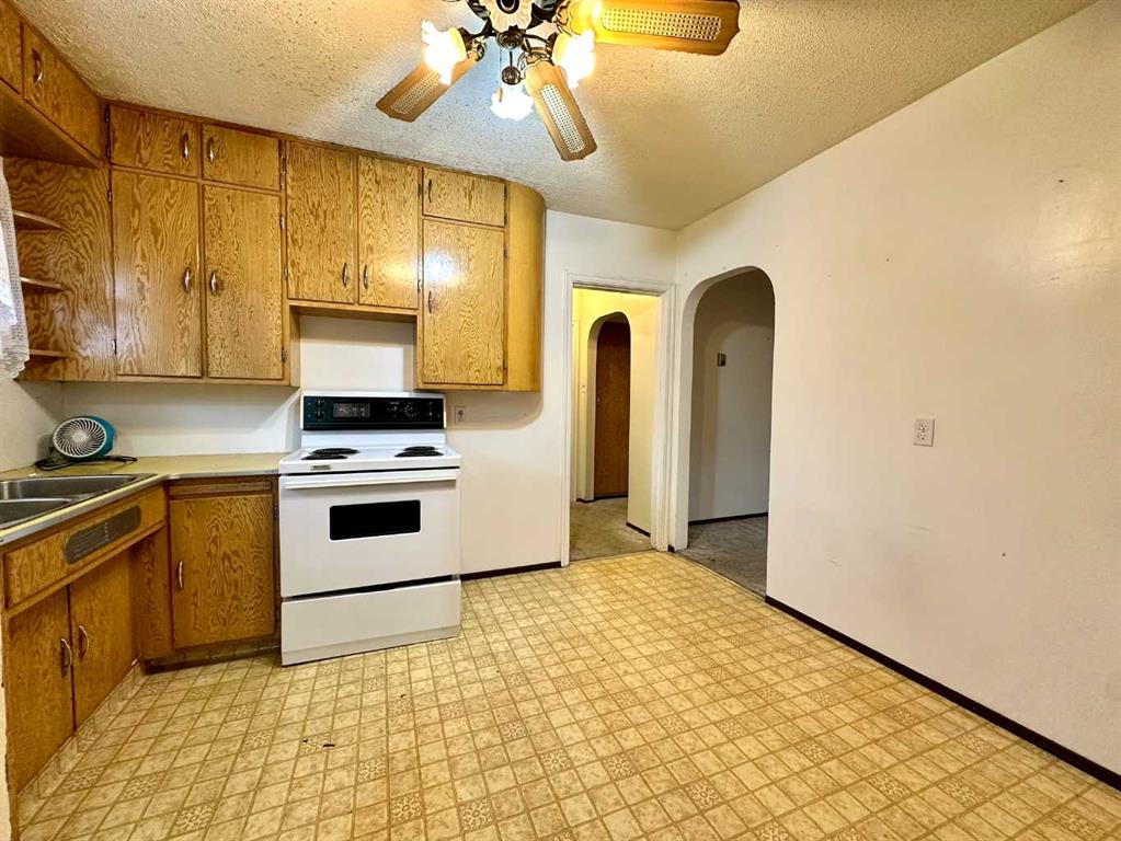 Fifth View of 925 15 Street , NONE, Wainwright, Alberta, T9W 1E6