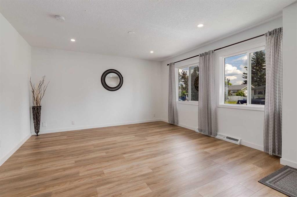 Fourth View of 1321 39 Street SE, Forest Lawn, Calgary, Alberta, T2A 1H6