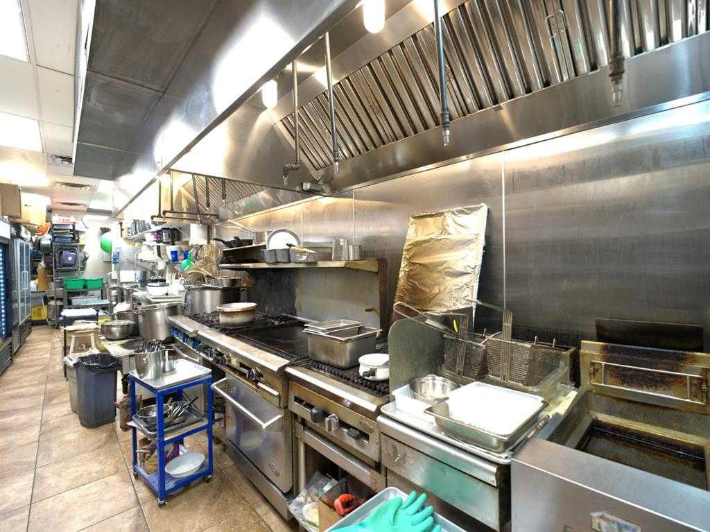 Fourth View of 123 Vietnamese Restaurant Avenue NW, Royal Oak, Calgary, Alberta, T3G 0B6