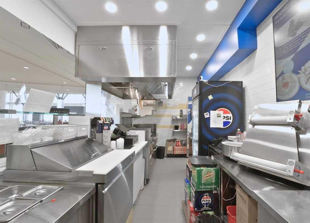 Third View of 2525 36 Street NE, Sunridge, Calgary, Alberta, T1Y 5T4