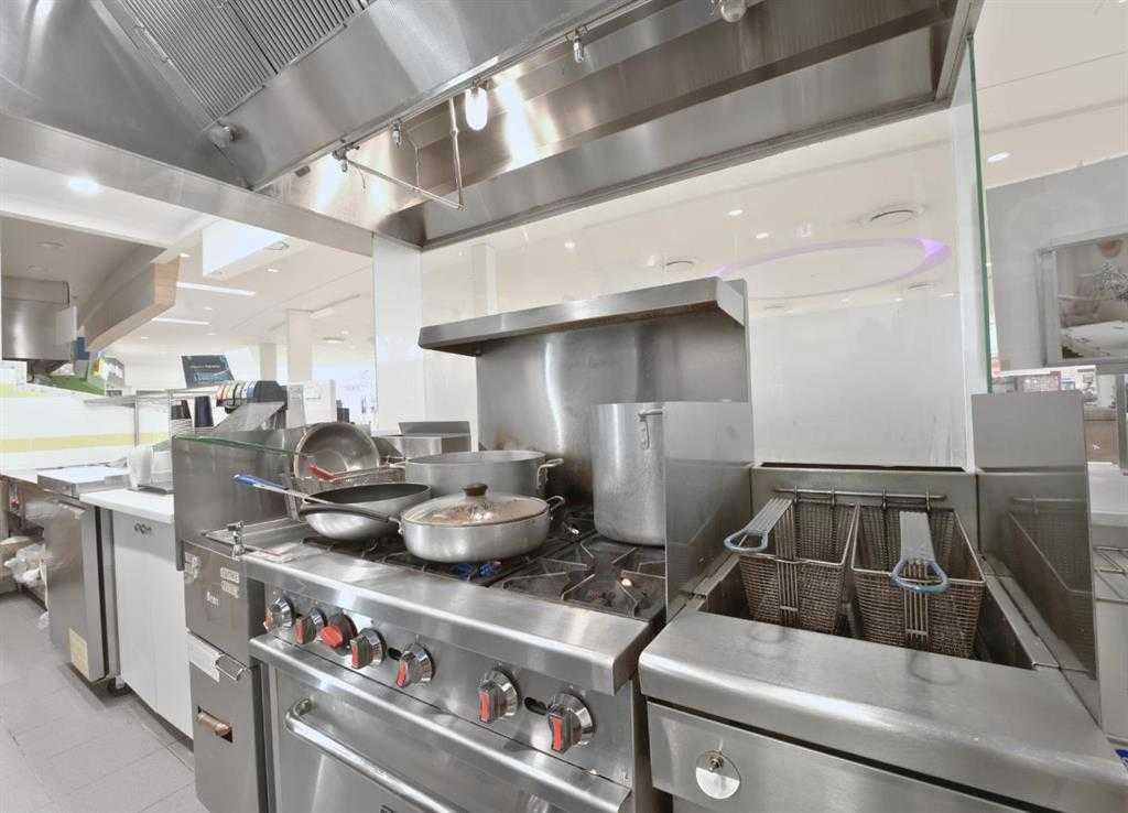 Fourth View of 2525 36 Street NE, Sunridge, Calgary, Alberta, T1Y 5T4